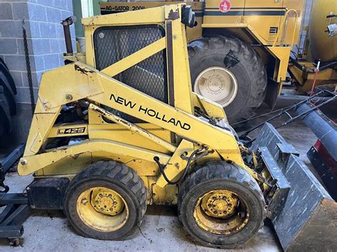 new holland l425 skid steer|new holland l425 for sale.